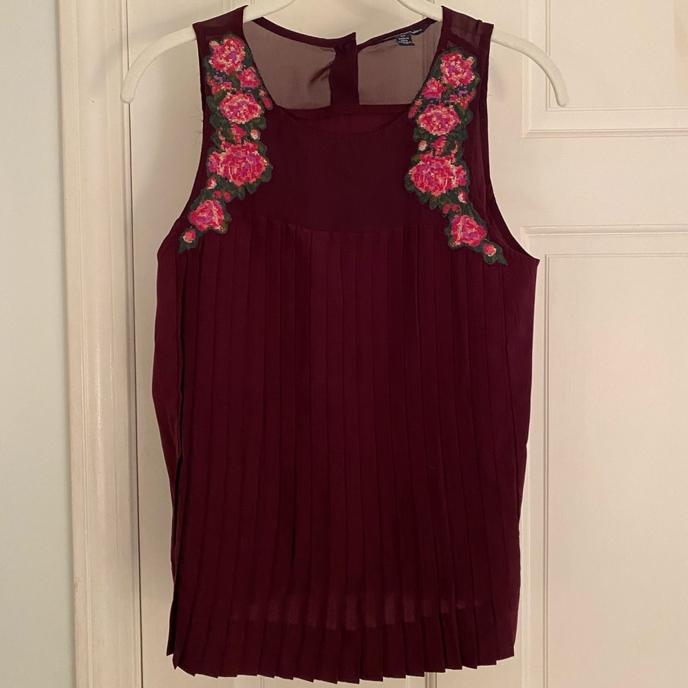 American Eagle maroon tank